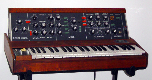 WHEN Radio Syracuse - Production studio mini moog